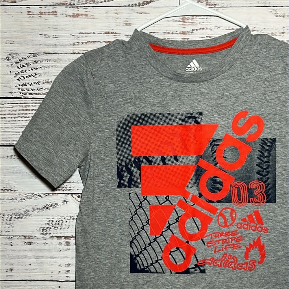 Adidas Boys Graphic Shirt Size Small/8 - Picture 2 of 11